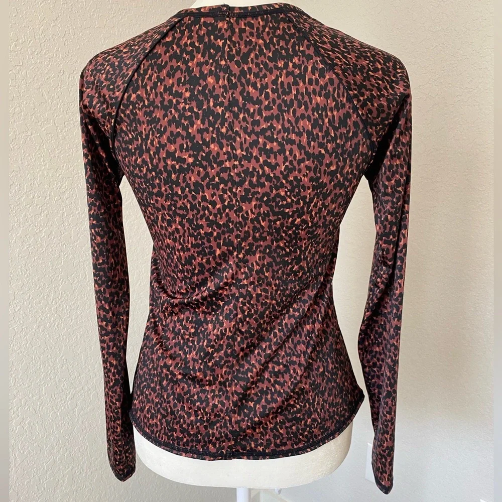 NWOT Leopard Rash Guard - Picture 3 of 5